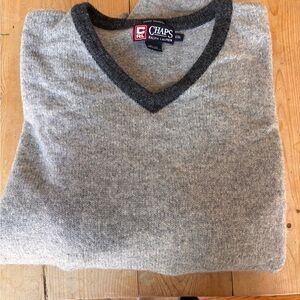 Ralph Lauren 100% Wool Men's Gray V-Neck Sweater